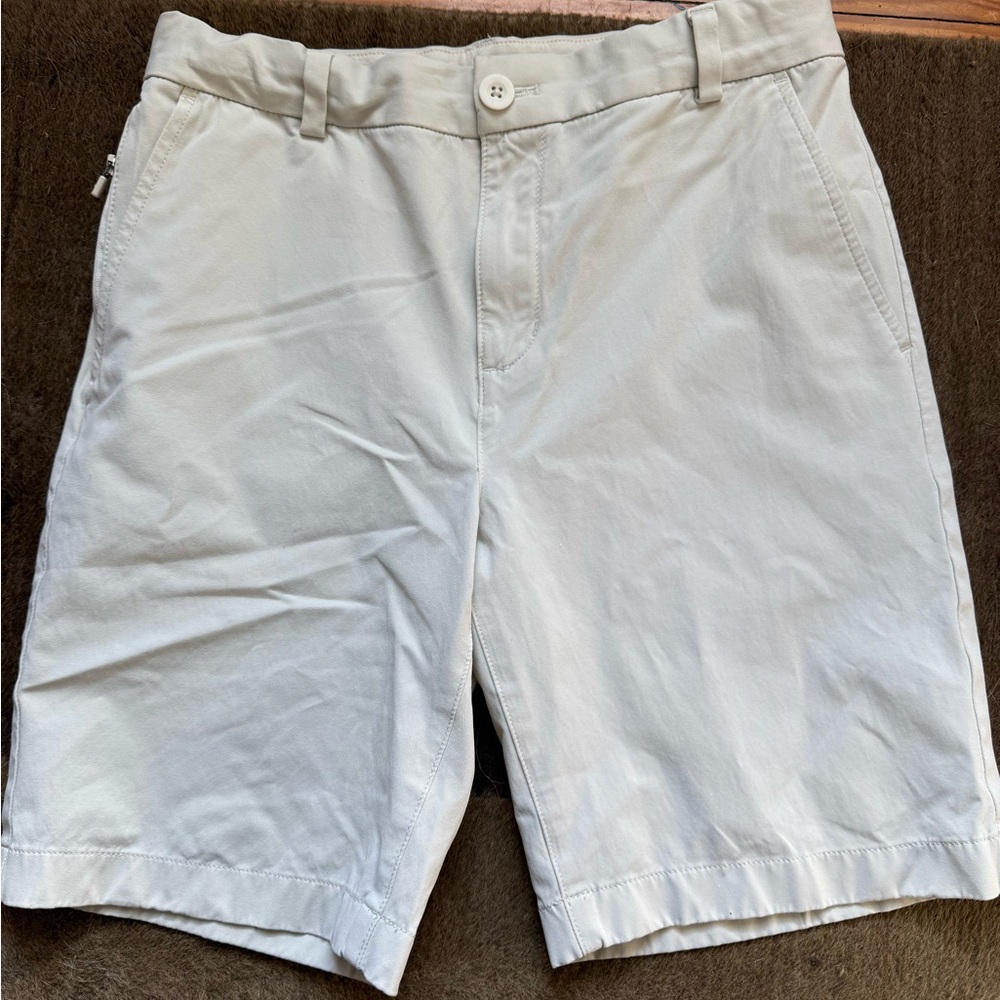 Vineyard Vines Light khaki Flat Front Shorts 18y